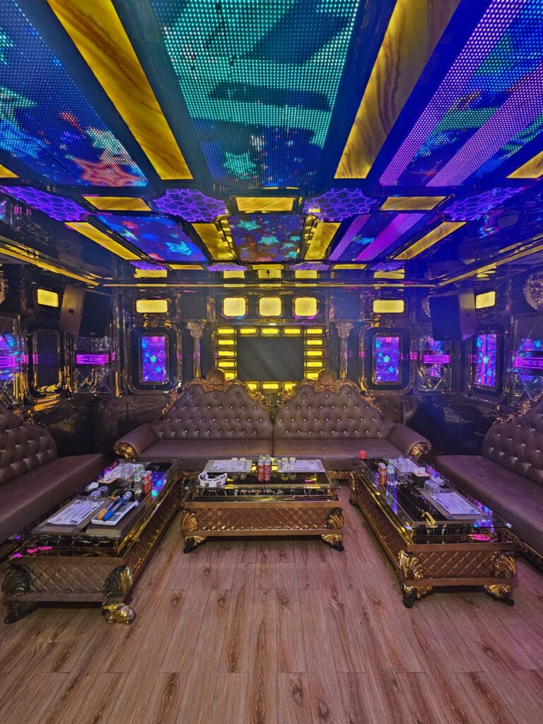 다낭 벤츠 가라오케 대형홀 Danang Benz karaoke main hall