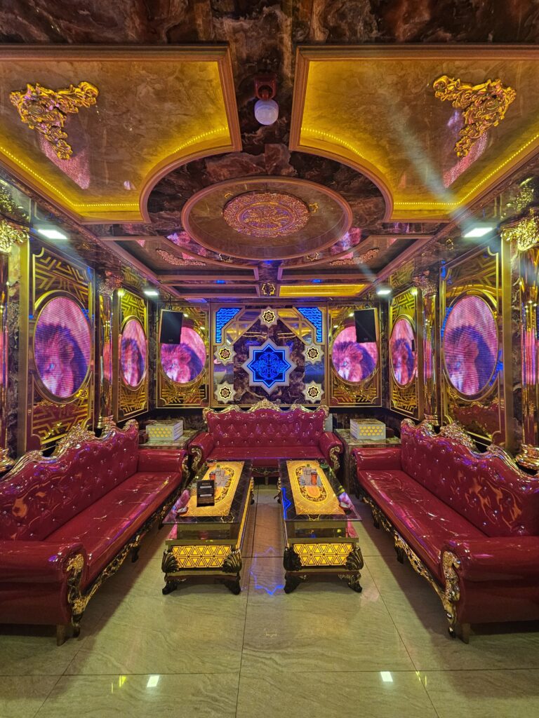 다낭 가라오케 골드 VIP룸 Danang karaoke gold luxury room