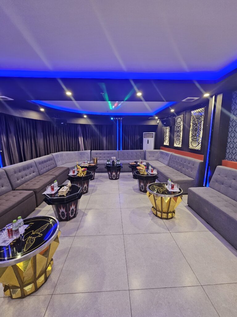 다낭 가라오케 중형룸 Danang karaoke medium room